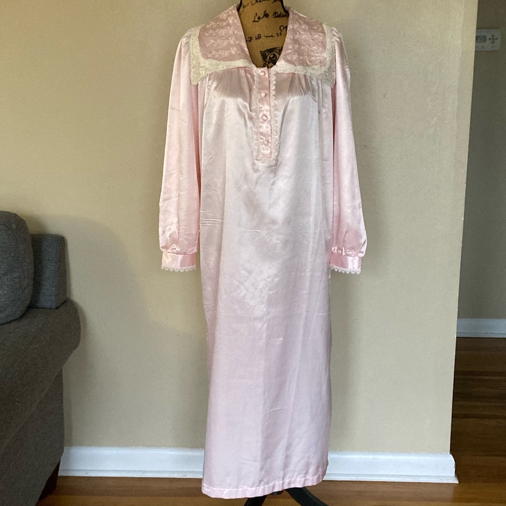 Vtg Delicates Pink Brushed Satin Lace Embroidered Long Sleeve Nightgown Womens S